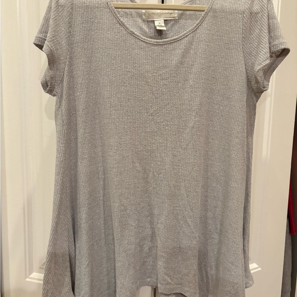French Laundry Light Gray Short Sleeve Top
